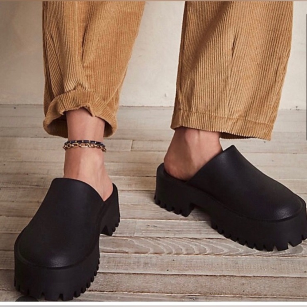 Jeffrey Campbell Clogge Clog - Picture 16 of 16